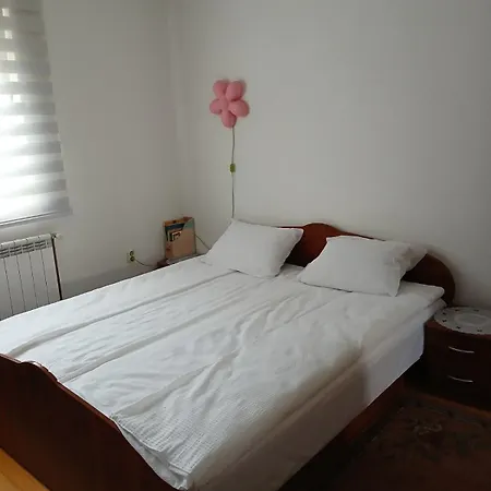 In Sarajevo * Doglodi